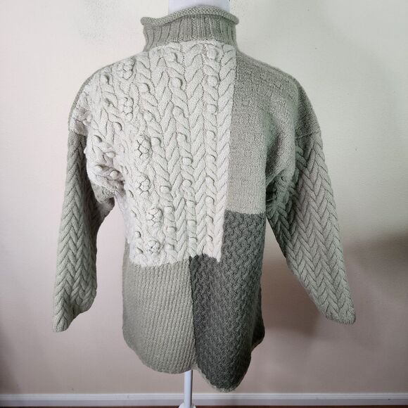 VITTADINI Sport Women's 100% Wool Green Sweater Women's Size Medium Designer - Picture 4 of 6